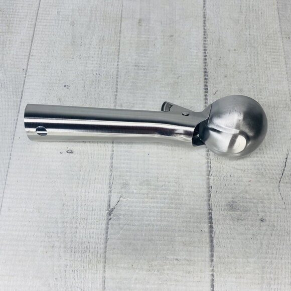 Le Regalo 9 Pieces Ice Cream 4 Glasses And Spoon Plus 1 Scoop Serving Set NEW - Picture 10 of 15